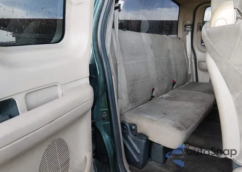 2002 Ford F-150 Lariat/Xl/Xlt z USA, uszkodzony, nr VIN 1FTRX17W72NB04347